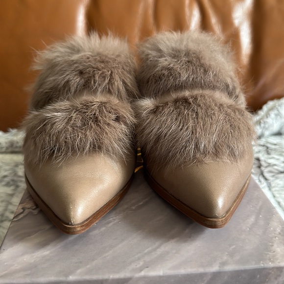 Franco Sarto size 6 Faux Fur Mules / flats in Taupe - Picture 6 of 7
